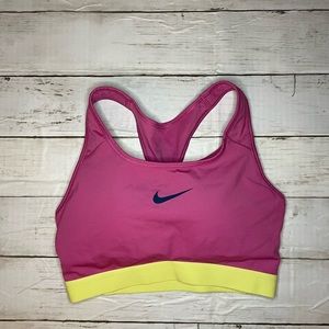 Nike sports bra size medium